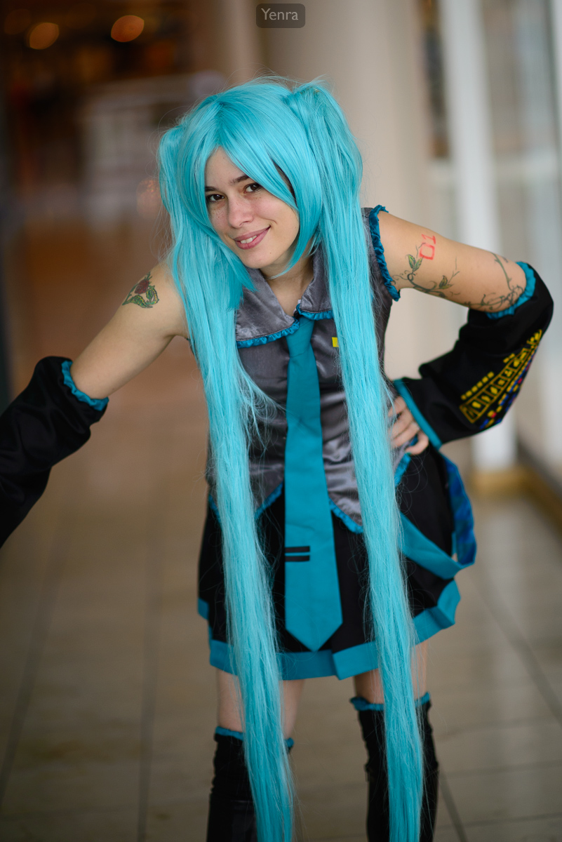Miku in the Mall