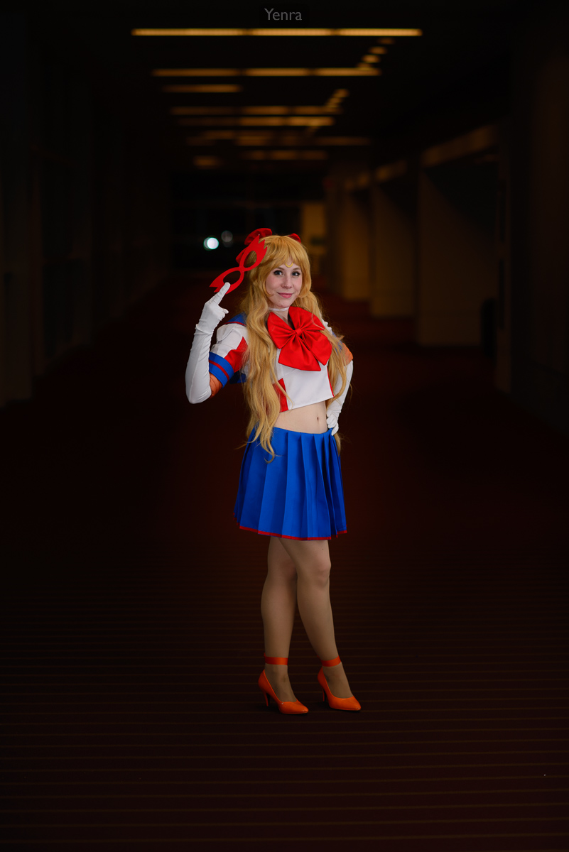Sailor V, Sailor Moon