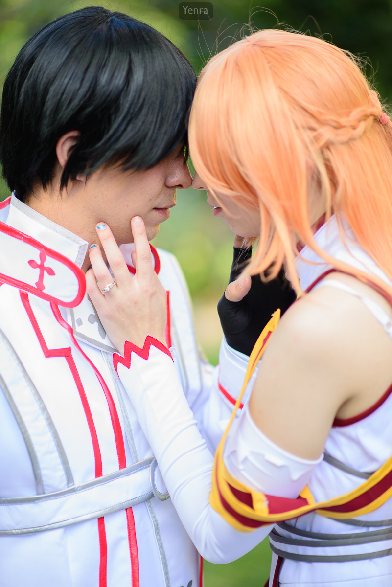 Eskimo kiss of Kirito and Asuna as Knights of the Blood, Sword Art Online