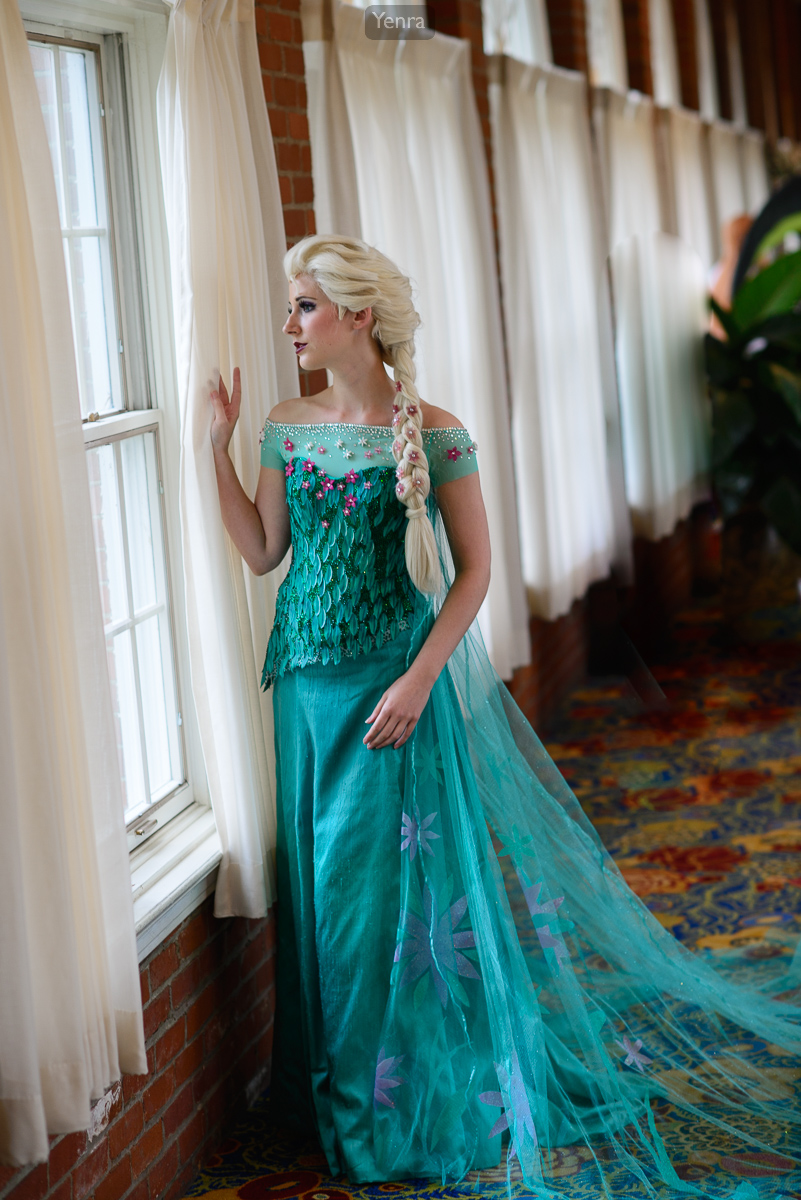 Elsa from Disney's Frozen Fever
